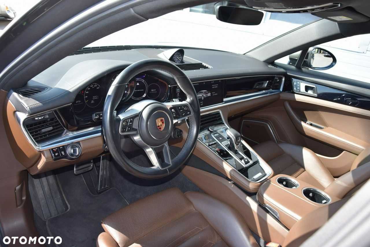 Porsche Panamera - 18