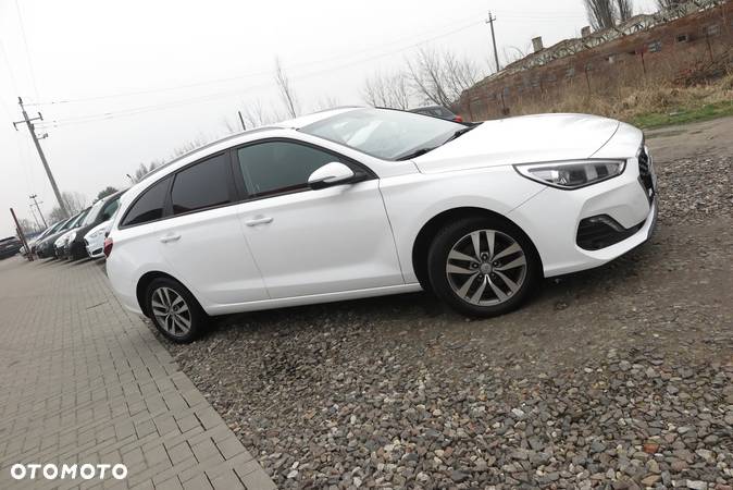 Hyundai I30 Fastback 1.6 CRDI Comfort - 17