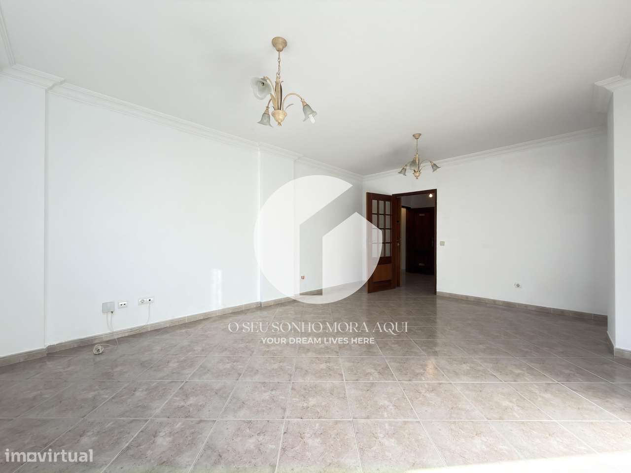 Apartamento T2 com Garagem Box - Olhão-6