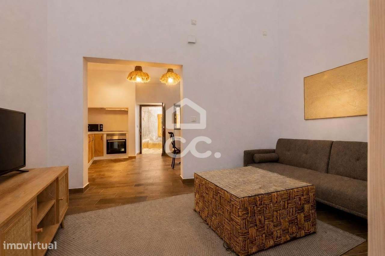 Moradia T1 de Charme Totalmente Renovada no Coração de Évora - Grande imagem: 2/33