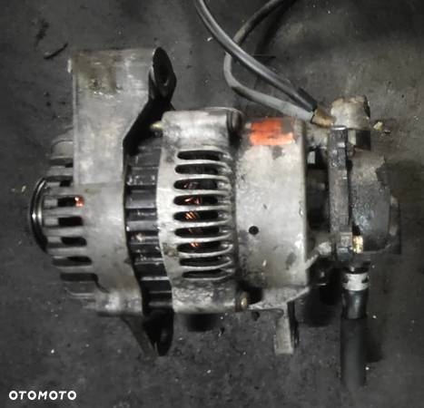 Alternator Kia Carnival 2.9 TDI - 1