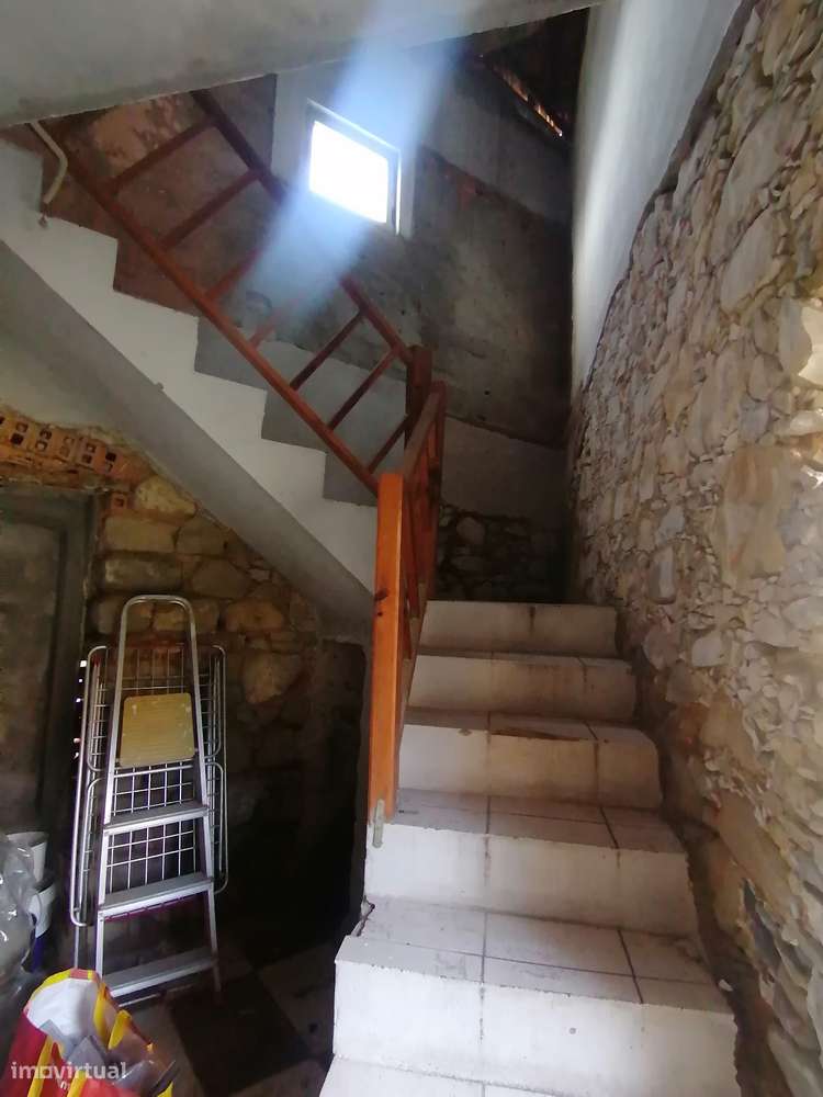 Excelente moradia para Renovar - Grande imagem: 4/14