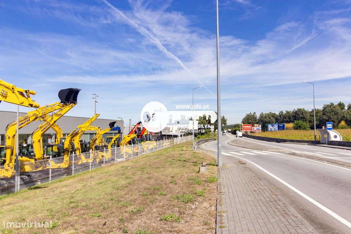 Ruínas em Esporões com terreno de 6.611m2 em área de construção-28