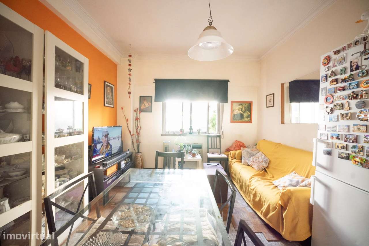 Excelente T3 com imenso potencial - Grande imagem: 2/24