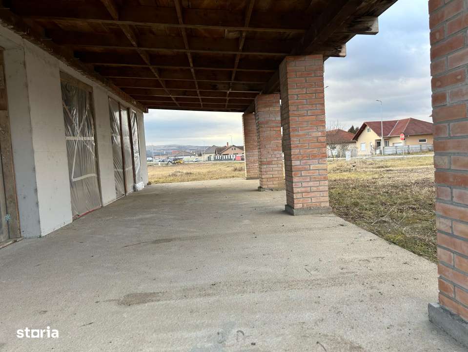 Casa individuala pe un singur nivel cu 743 mp. toate utilitatile Ciugu-4