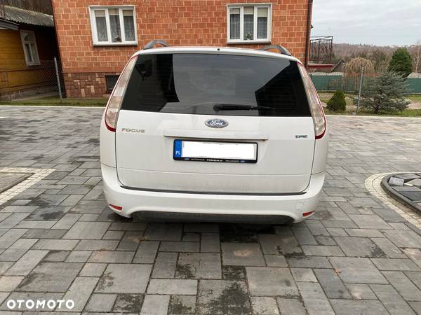 Ford Focus 2.0 Titanium - 5