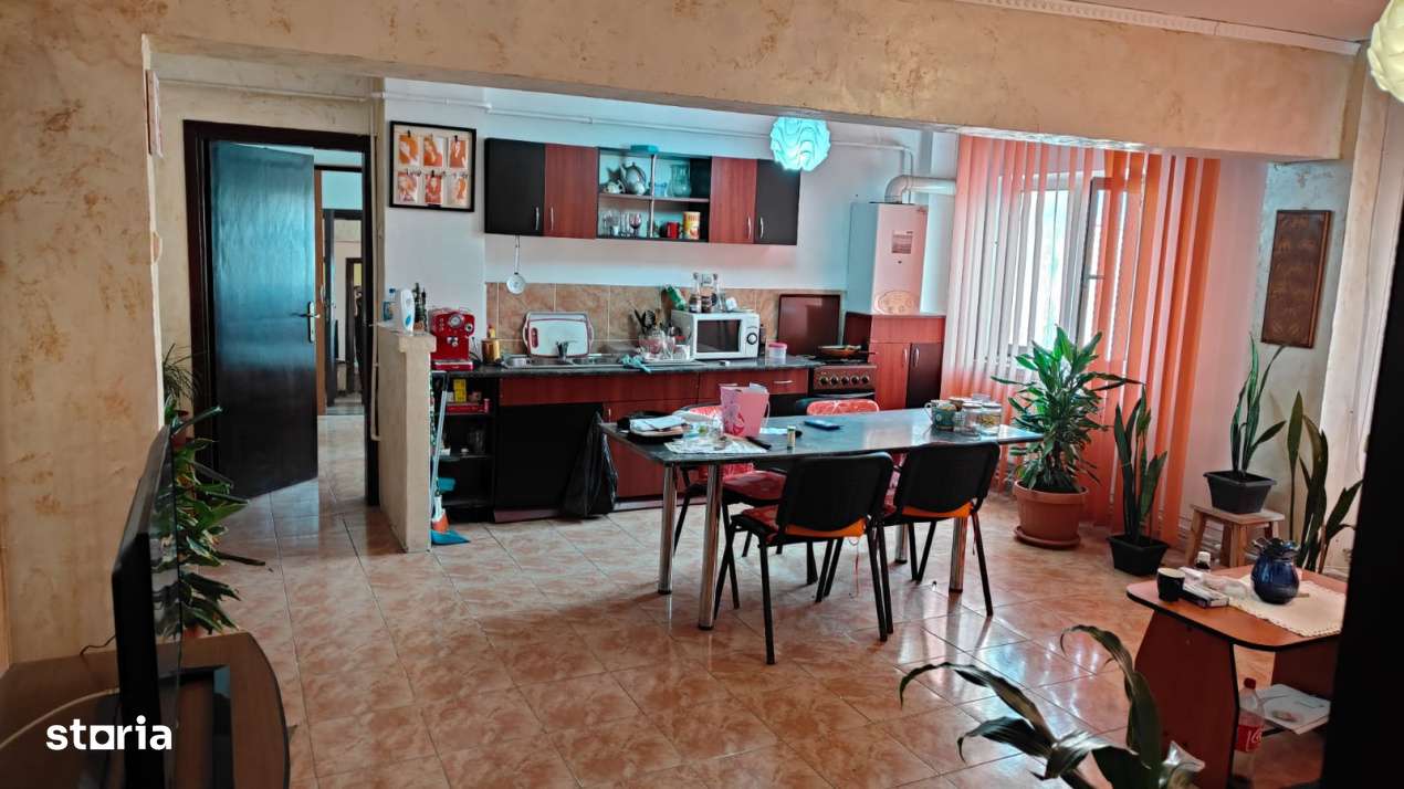 Apartament 3 camere decomandat, 65 mp, zona Bals - Imagine principală: 3/11