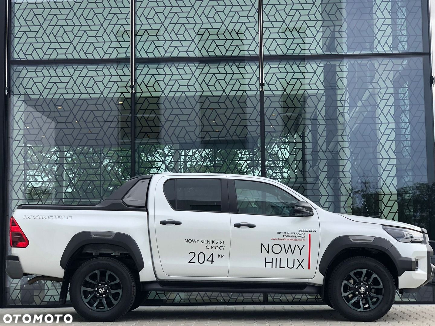 Toyota Hilux 2.8 D-4D Double Cab Invincible Sport 4x4 - 4