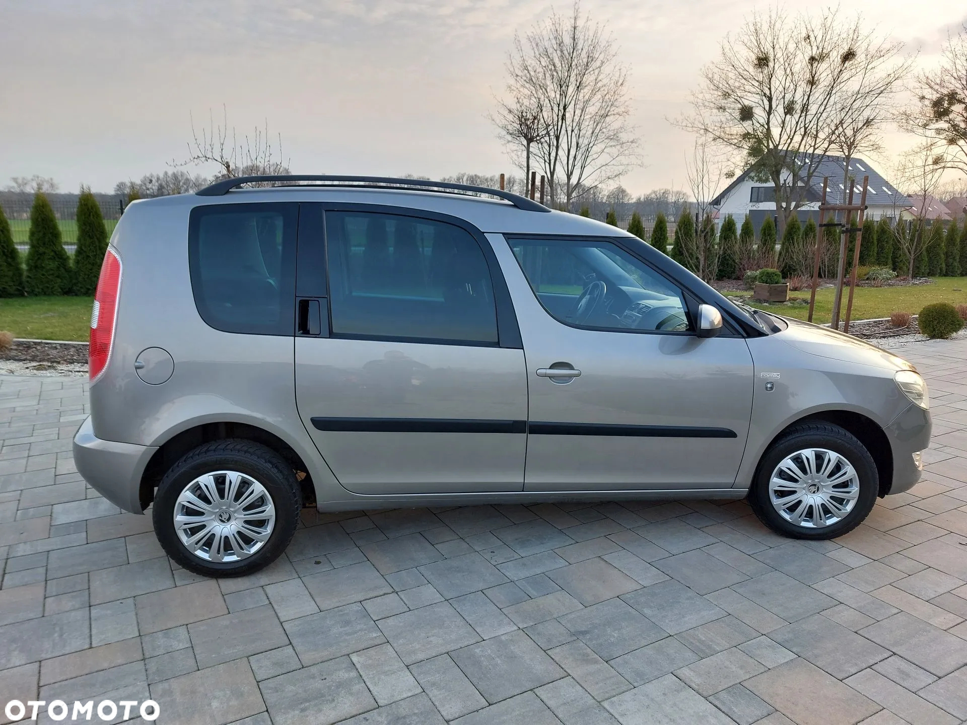 Skoda Roomster 1.2 TSI FAMILY - 24