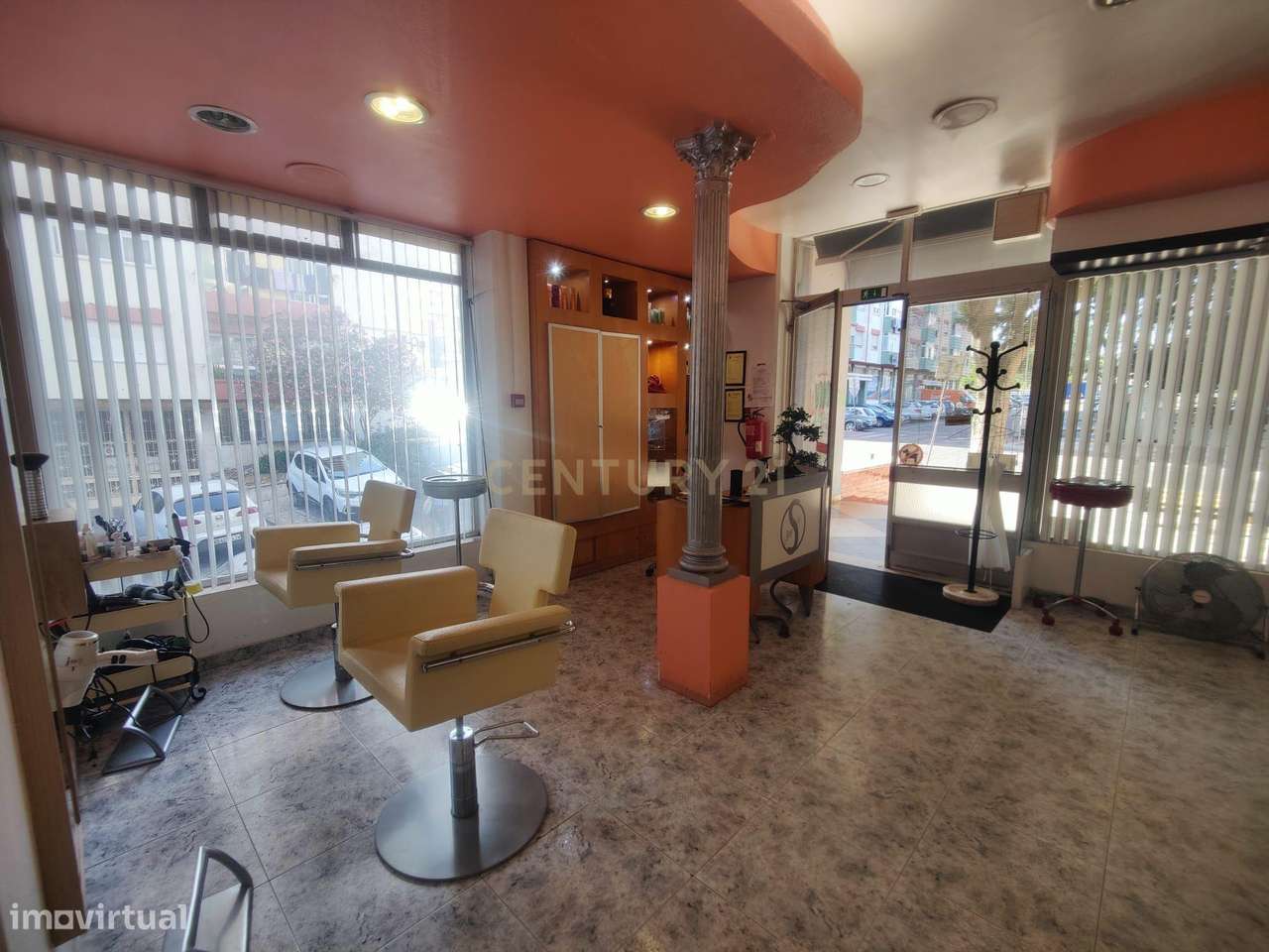 Trespasse de Loja de Cabeleireiro em Queluz - Excelente Oportunidade! - Grande imagem: 2/12