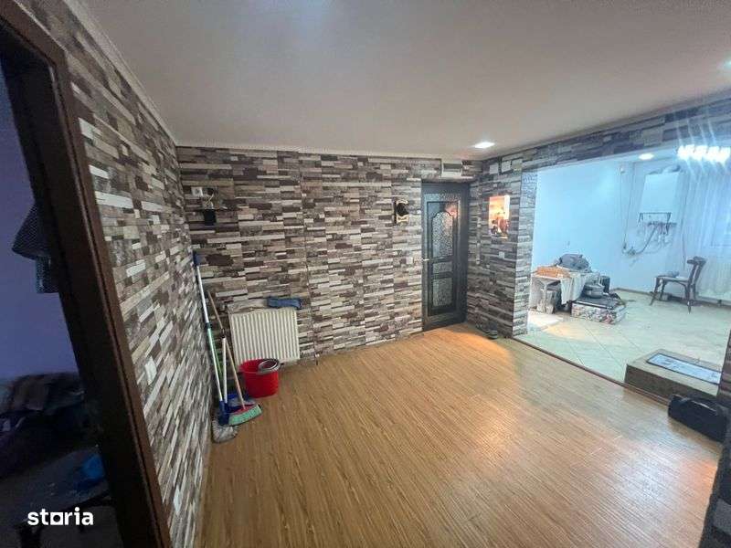 Vane apartament în rovinari - Imagine principală: 5/8