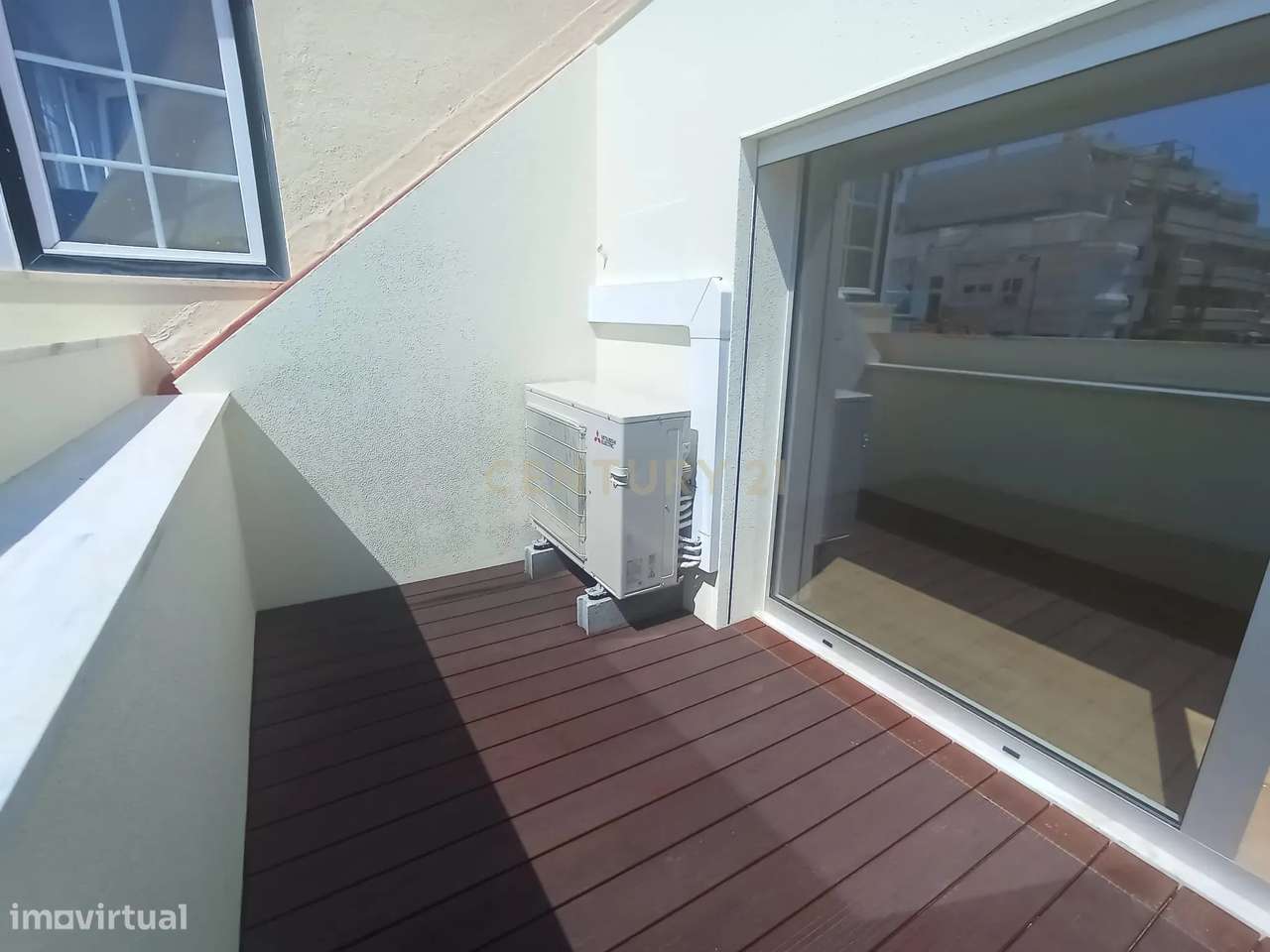 Moradia geminada no centro da Costa da Caparica-24