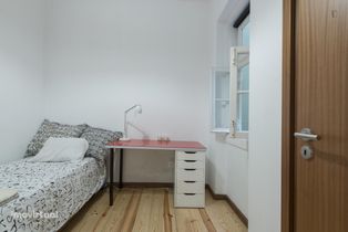 50005 - Quarto com cama de solteiro em apartamento maravilhoso