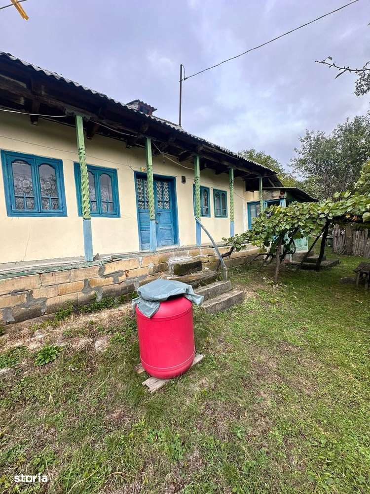 De vanzare casa batraneasca, teren 2600 mp, pret 13.000 euro - Imagine principală: 2/10
