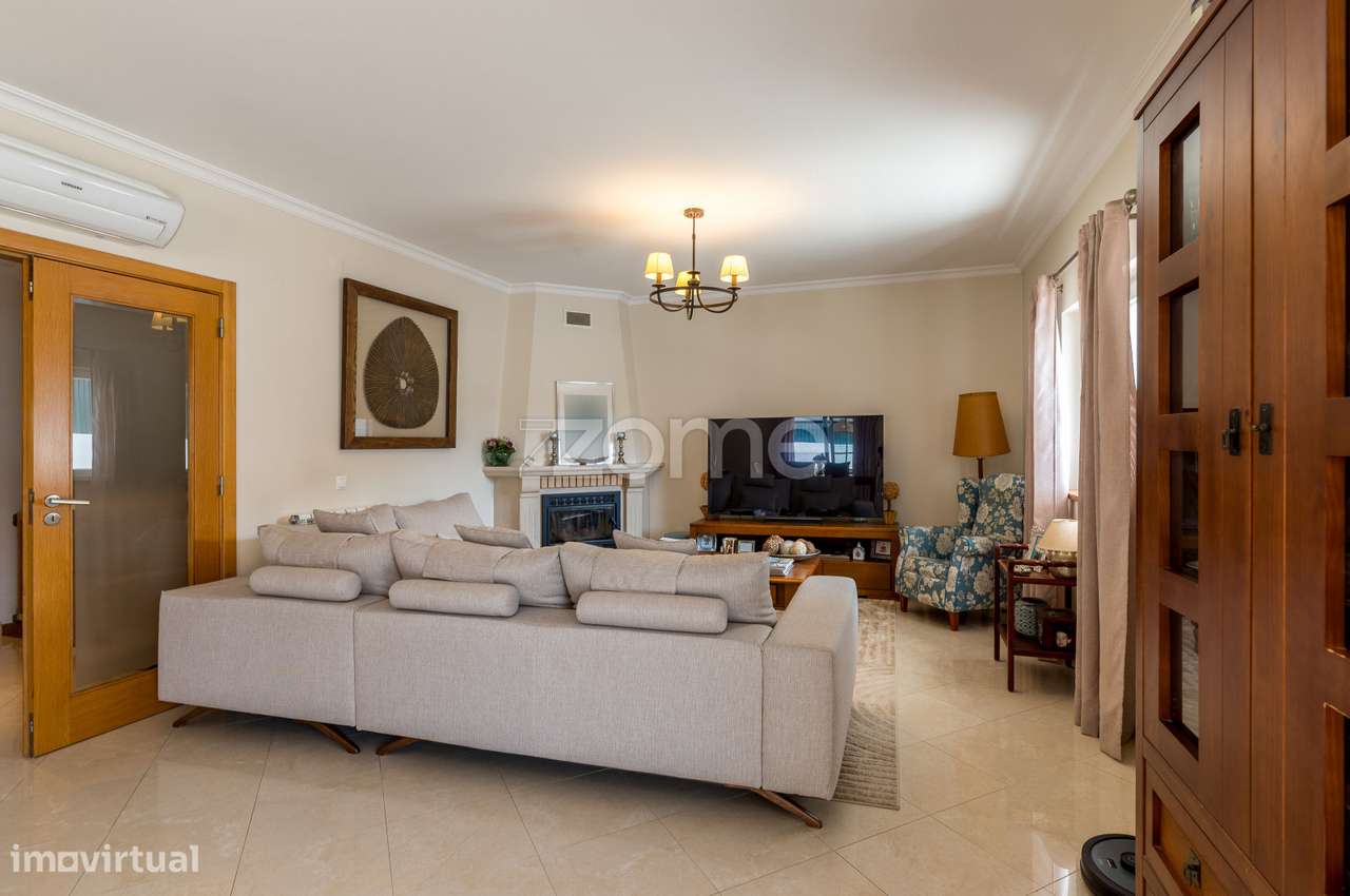 Moradia T4+1, com piscina-20