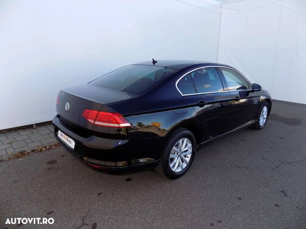 Volkswagen Passat 2.0 TDI DSG Comfortline - 6