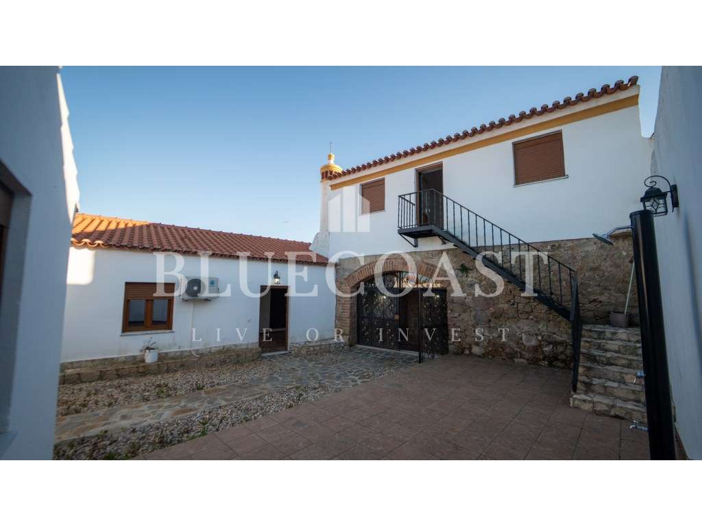 Moradia Rústica Alentejana com Anexo e Espaço Exterior-9