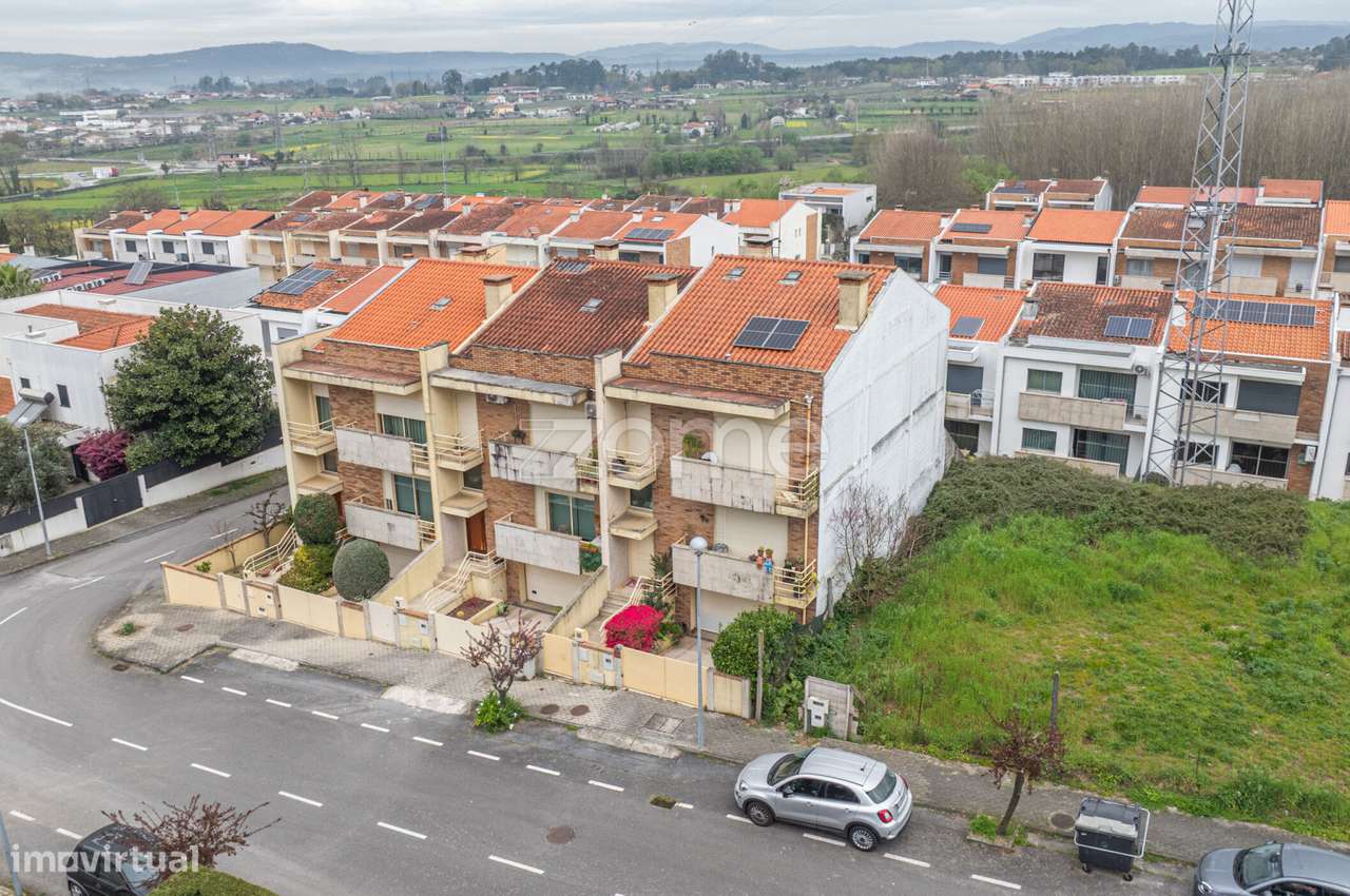 Moradia T4 com Suíte em Dume-37