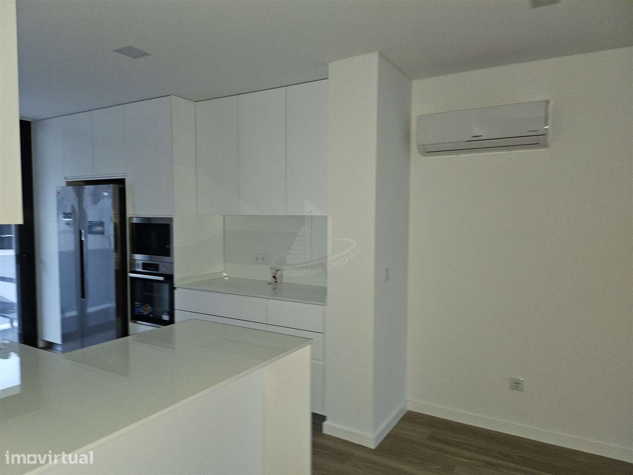 Moradia de gaveto em Santa Lucrécia-20