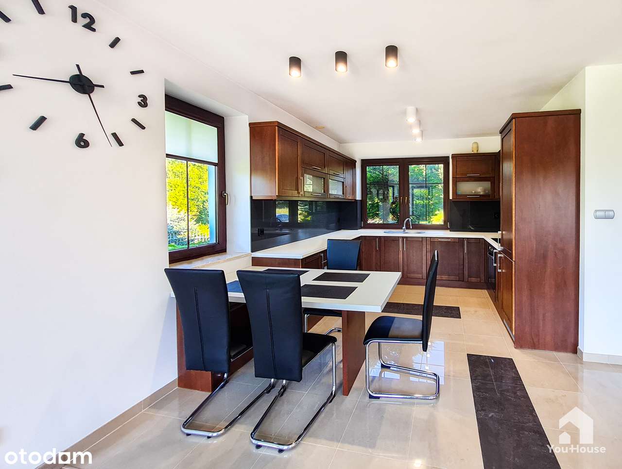 Dom w wysokim standardzie i świetnej lokalizacji !-13