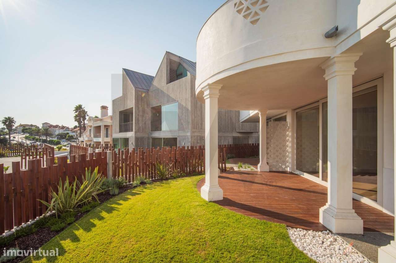 Villa T3+1 – Moradia de Luxo no “The Frame”, Estoril (Frente à Praia) - Grande imagem: 4/60