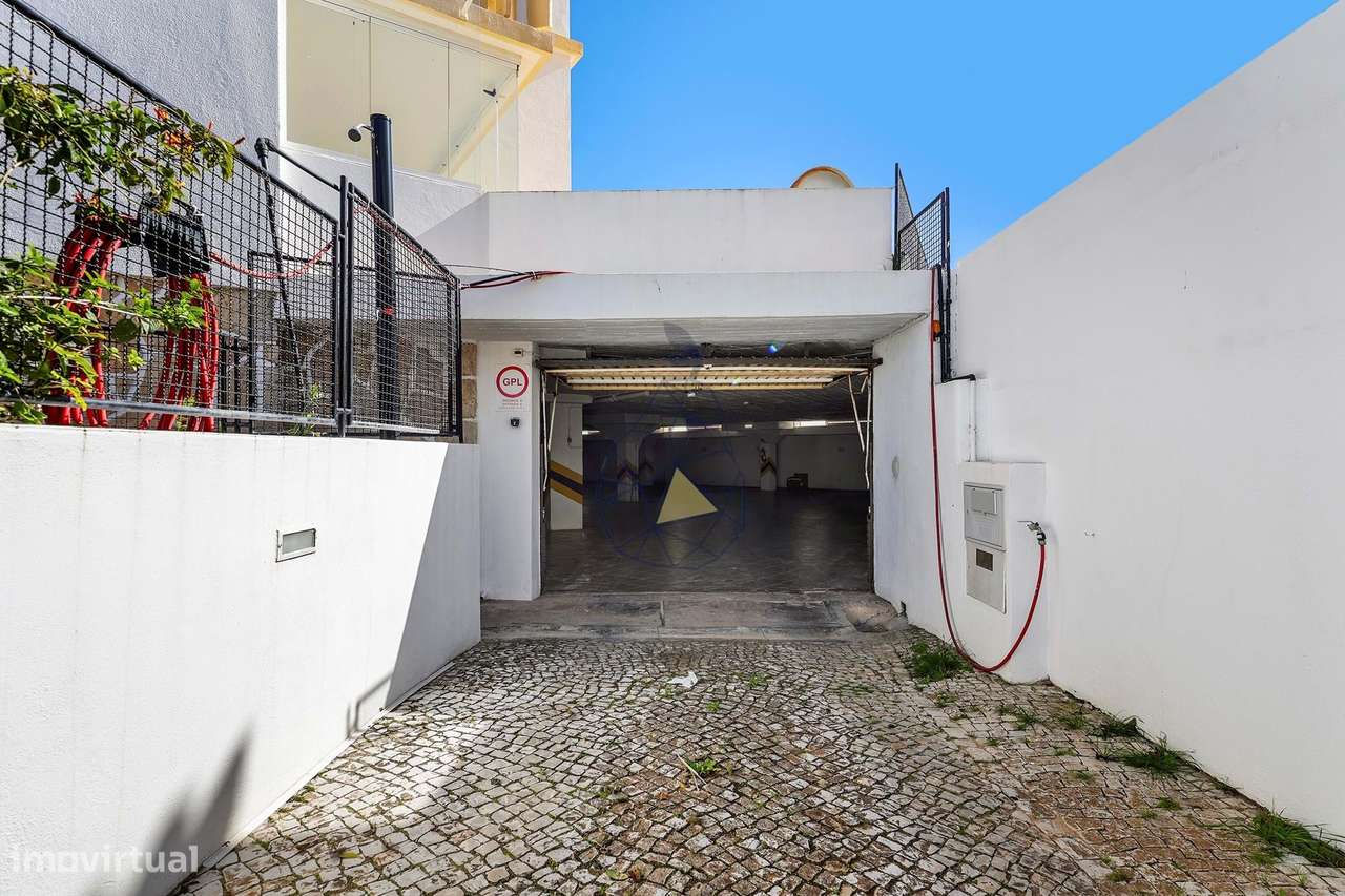 Apartamento T1  com Garagem e Piscina  no Coração da Praia da Rocha-50