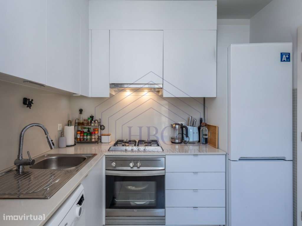 Vende-se Apartamento T1 no centro de Lisboa com arrecadação e garagem-11