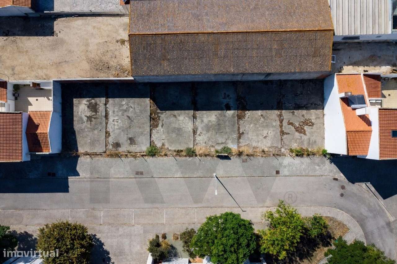 TERRENO URBANO NA VILA DE ALPIARÇA, SANTARÉM, PORTUGAL - Grande imagem: 5/28