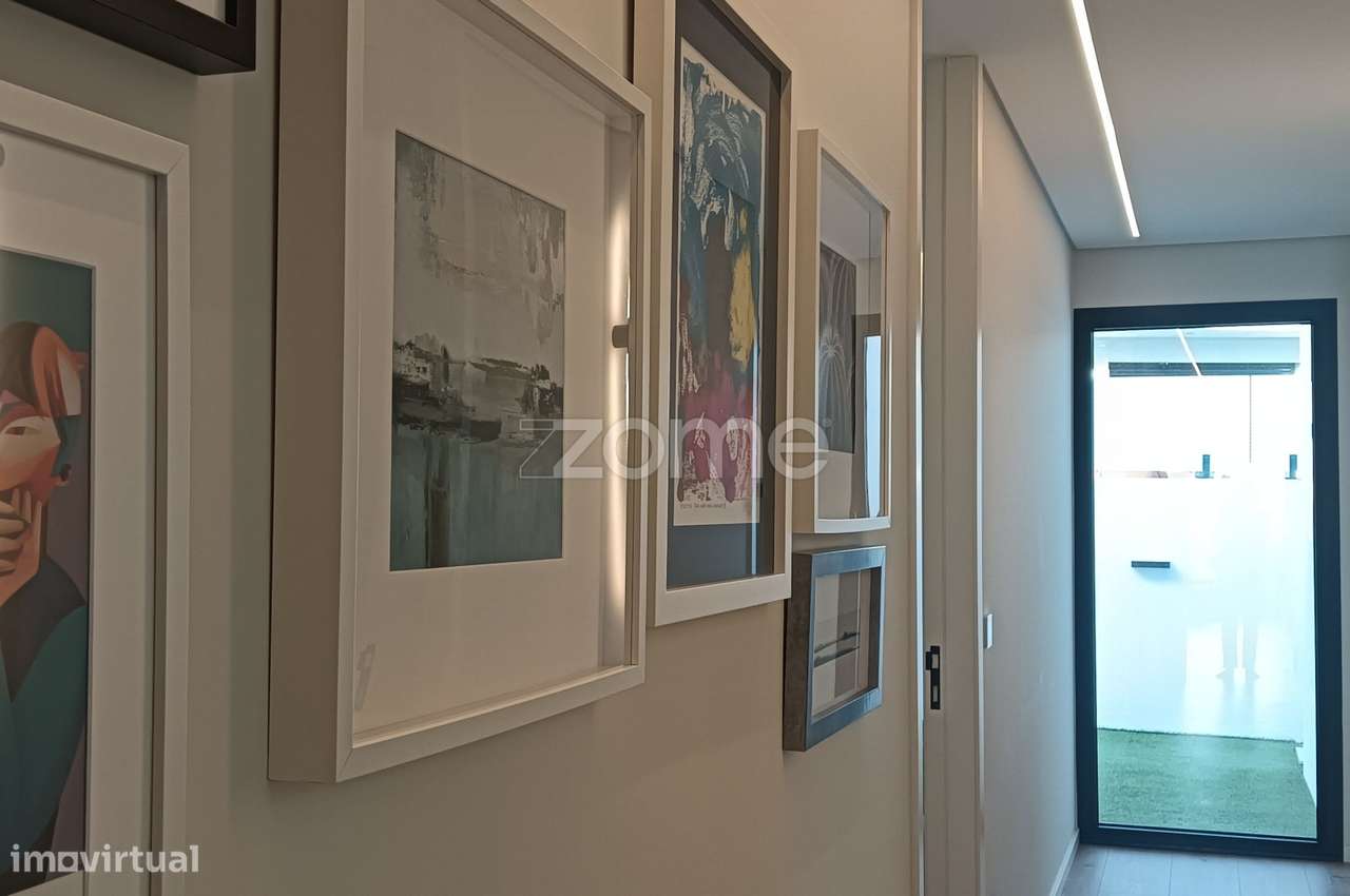 Moradia Térrea Semi- nova com piscina-12