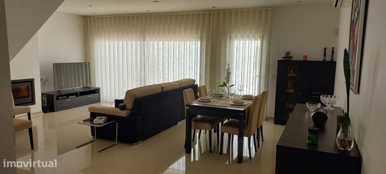 Moradia T3 com 3 casas de banho e terraço - Grande imagem: 4/15