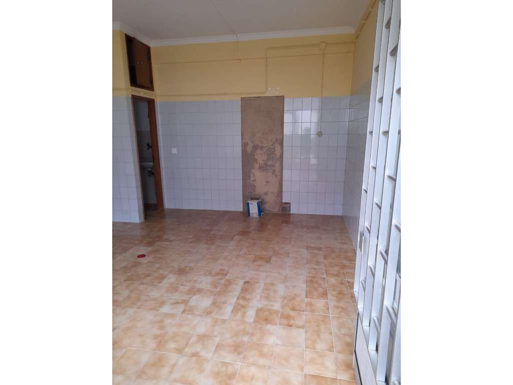 Espaço comercial em Amora - Grande imagem: 2/5