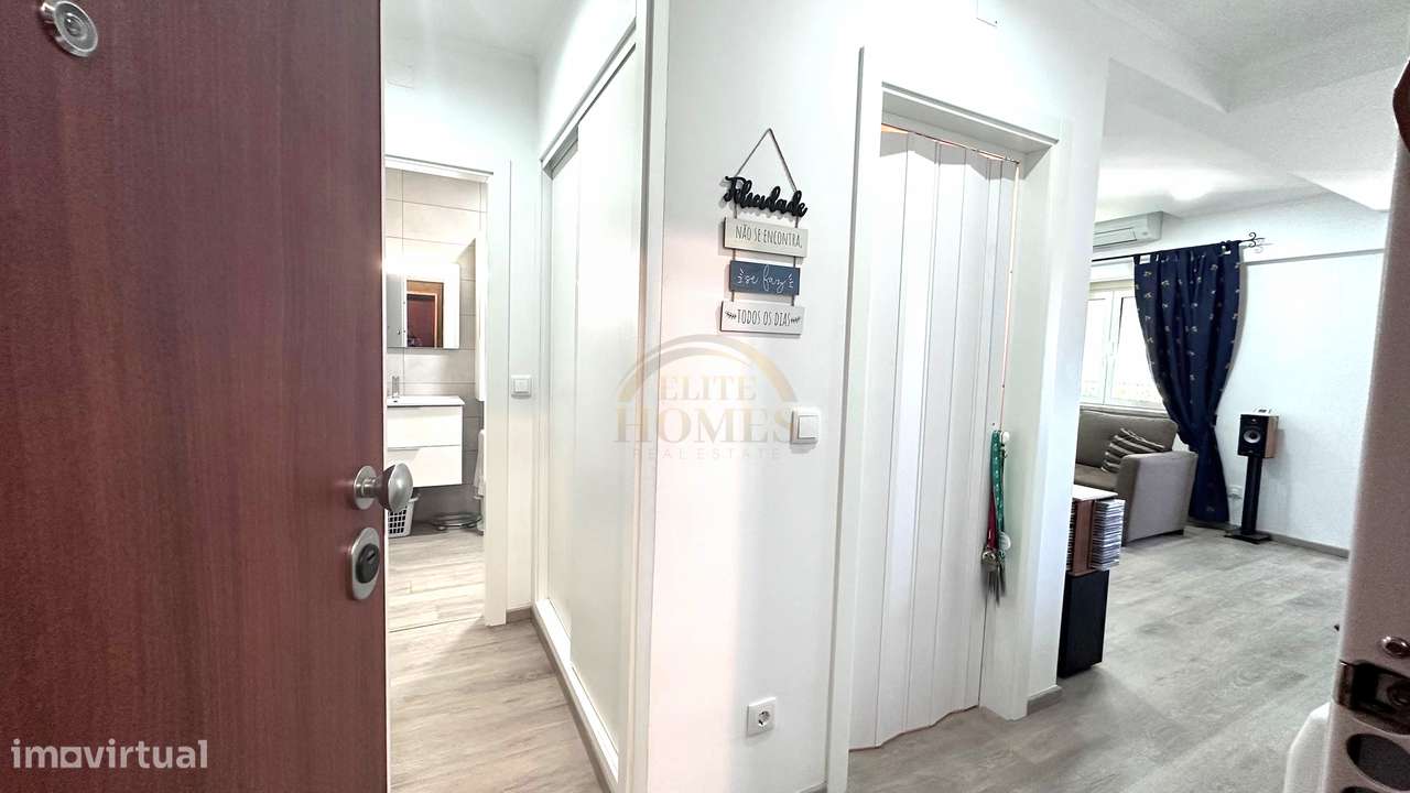 T2 Remodelado com Vista Desafogada, em Linda-a-Velha.-9