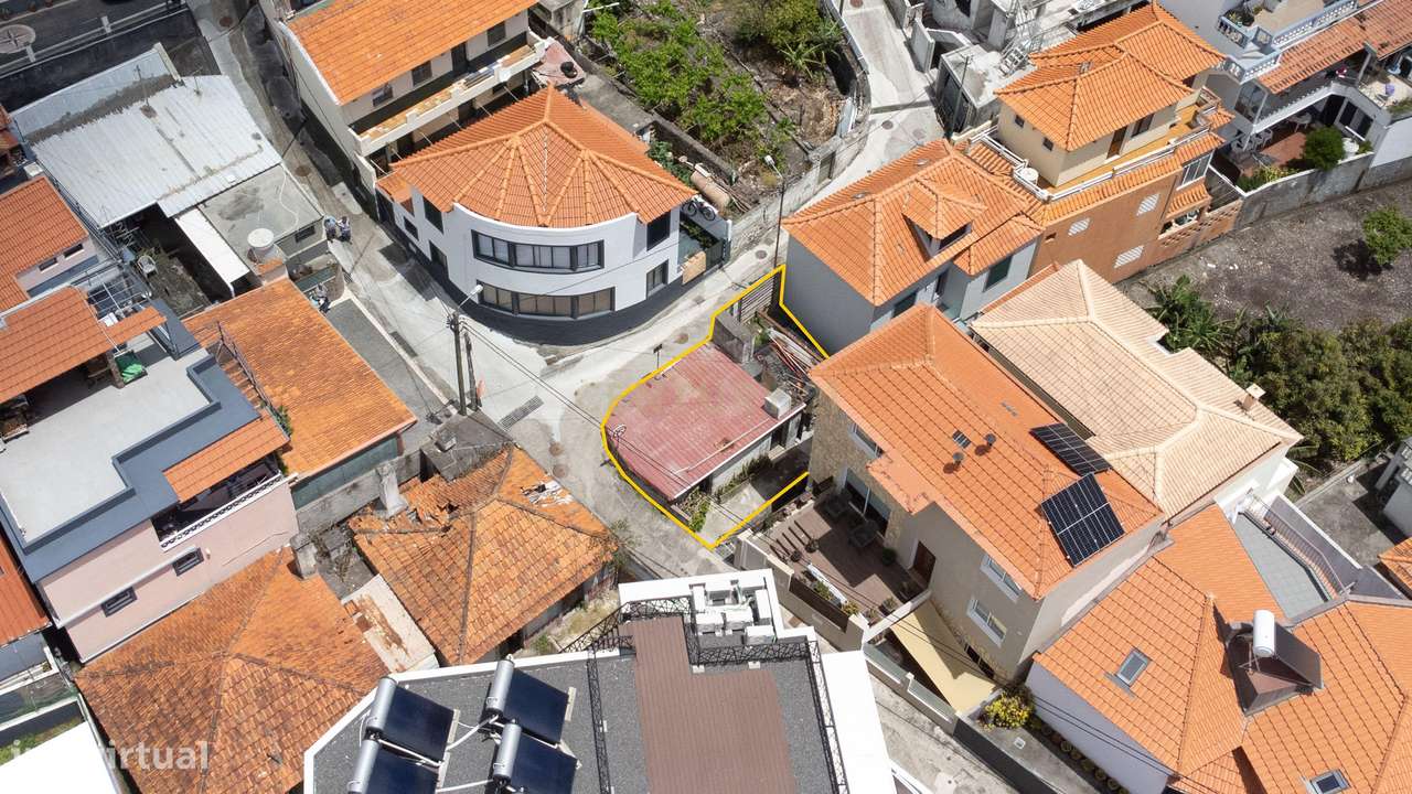 Moradia para recuperar, em zona histórica de Machico - Madeira-7