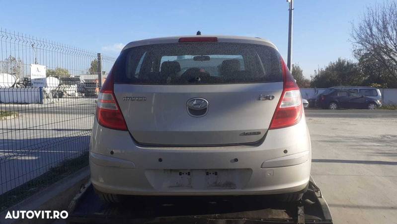 Bara spate Hyundai I30 - 1