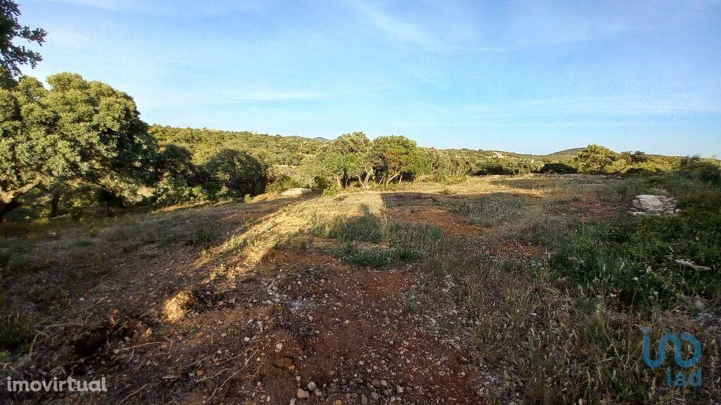 Terreno em Faro de 1880,00 m2