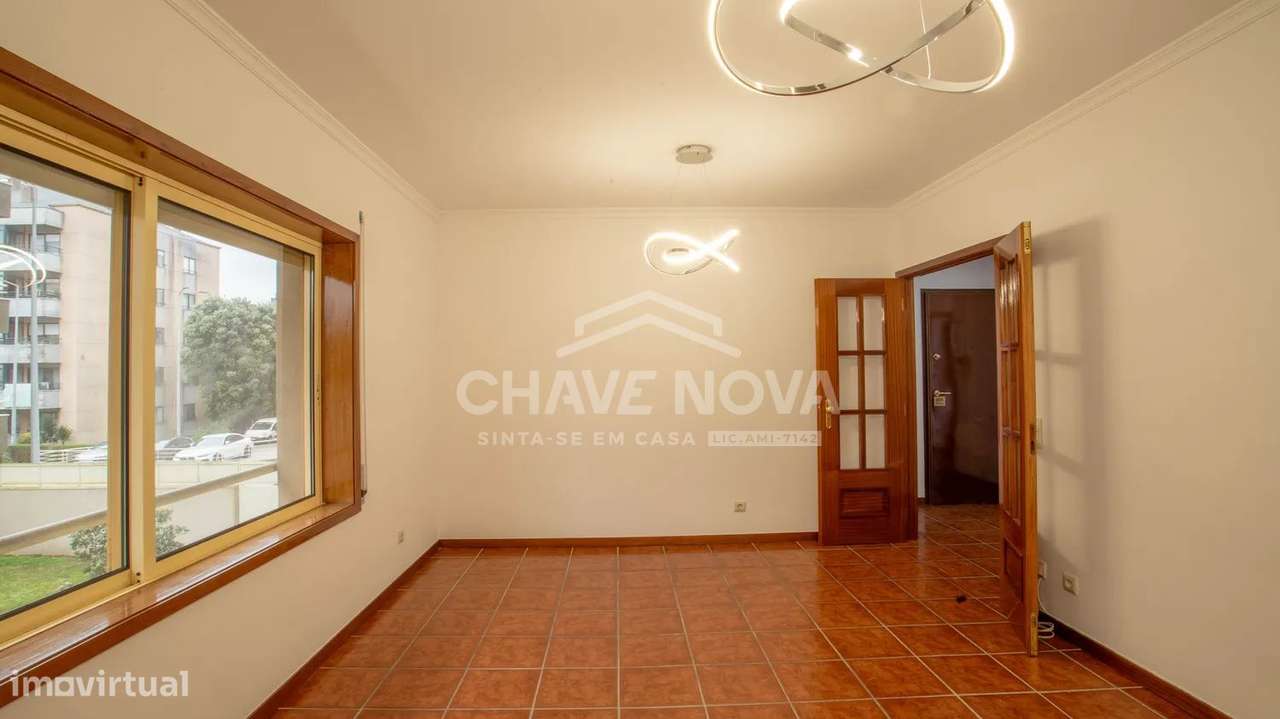 Apartamento T2 para venda, em Canidelo com 2 casas de banho e garagem - Grande imagem: 4/37