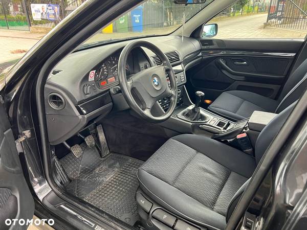 BMW Seria 5 525d - 5