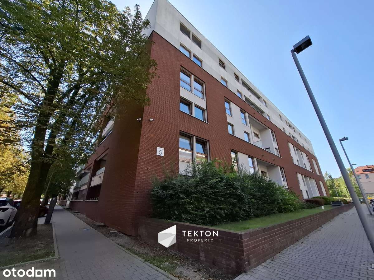 Biuro lub mieszkanie|Wysoki standard|Wojskowa