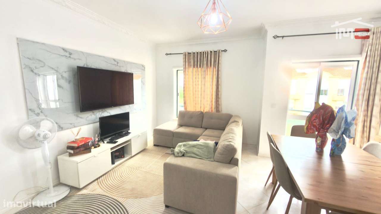 Apartamento T2+2 Duplex Samouco - 2 Varandas, Coz. Semi-Equipada, L... - Grande imagem: 3/38