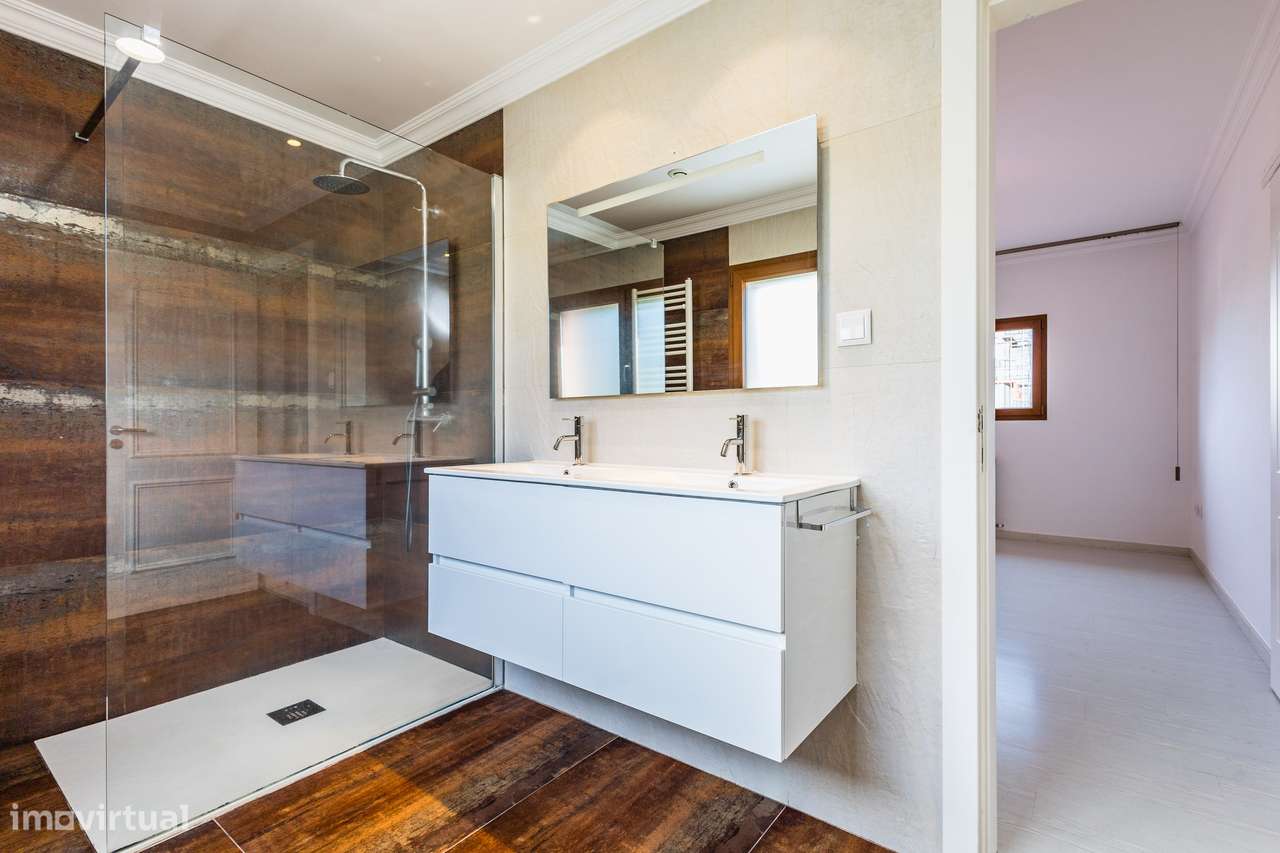 Moradia T4 renovada | Piscina Aquecida - Parceiros-44