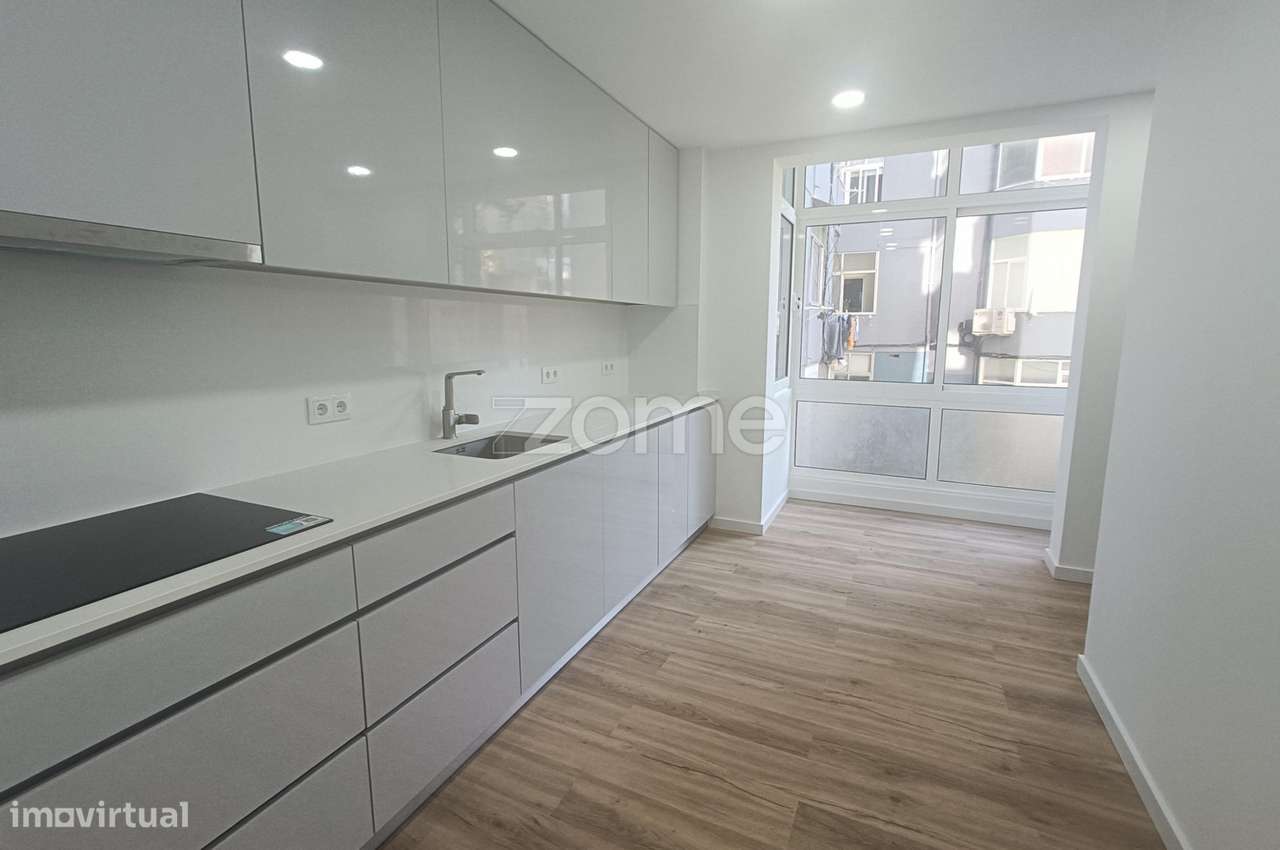 Apartamento T3 com Excelentes Áreas e Varandas – Remodelado a Estre... - Grande imagem: 4/20