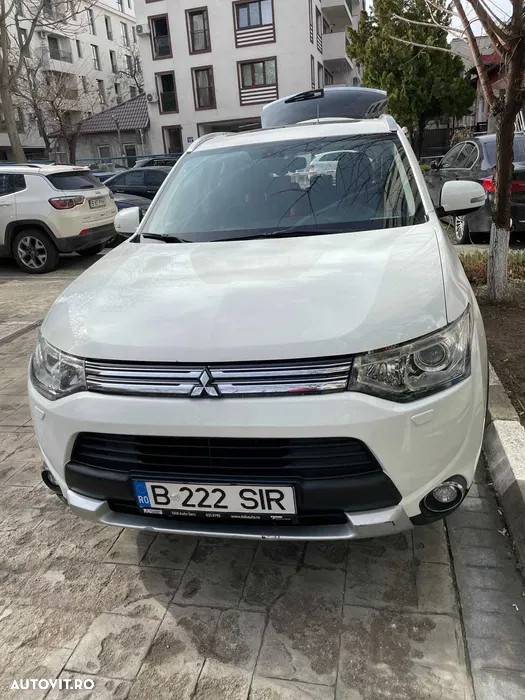 Mitsubishi Outlander - 7