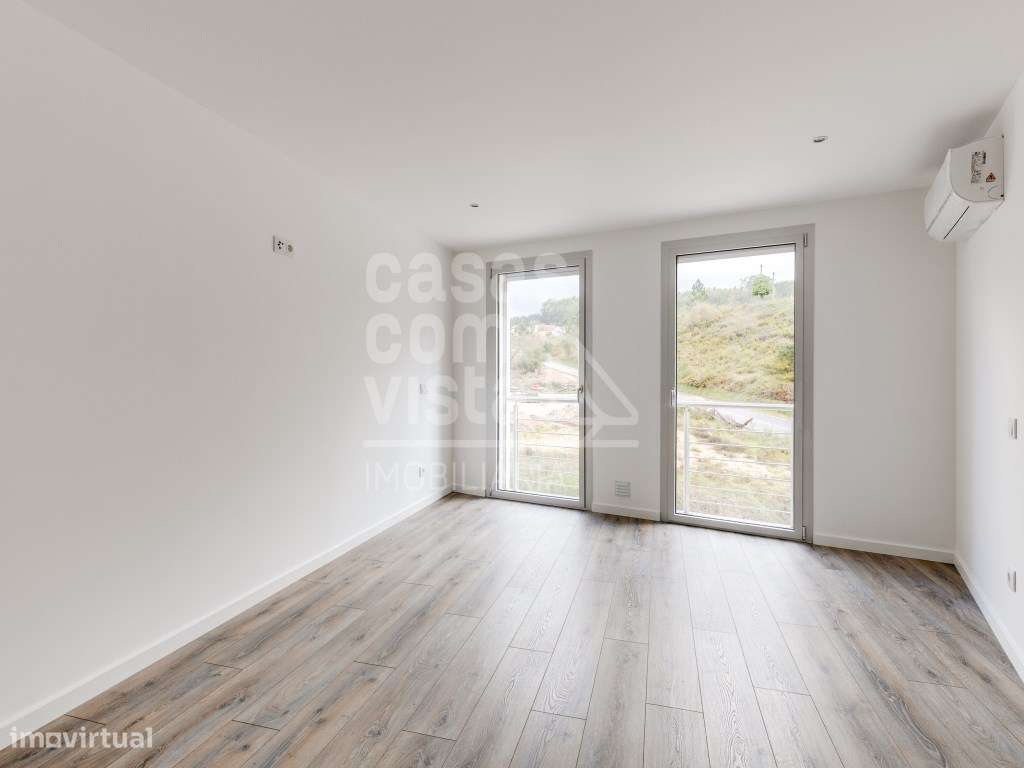 Apartamento T4 de arquitetura moderna junto da cidade, Pombal -Leiria-10