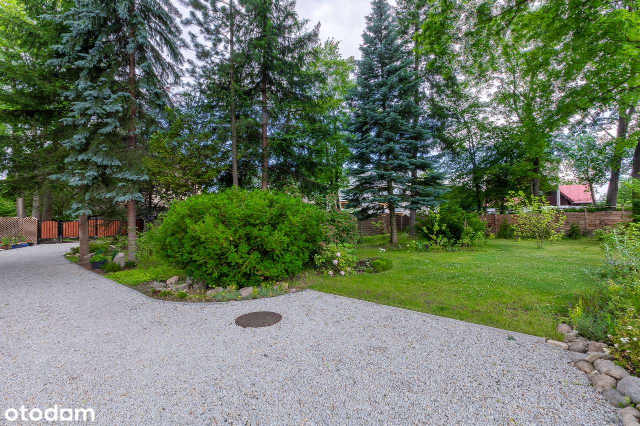 Unikatowe mieszkanie willowe dla konesera z dużym ogrodem-13