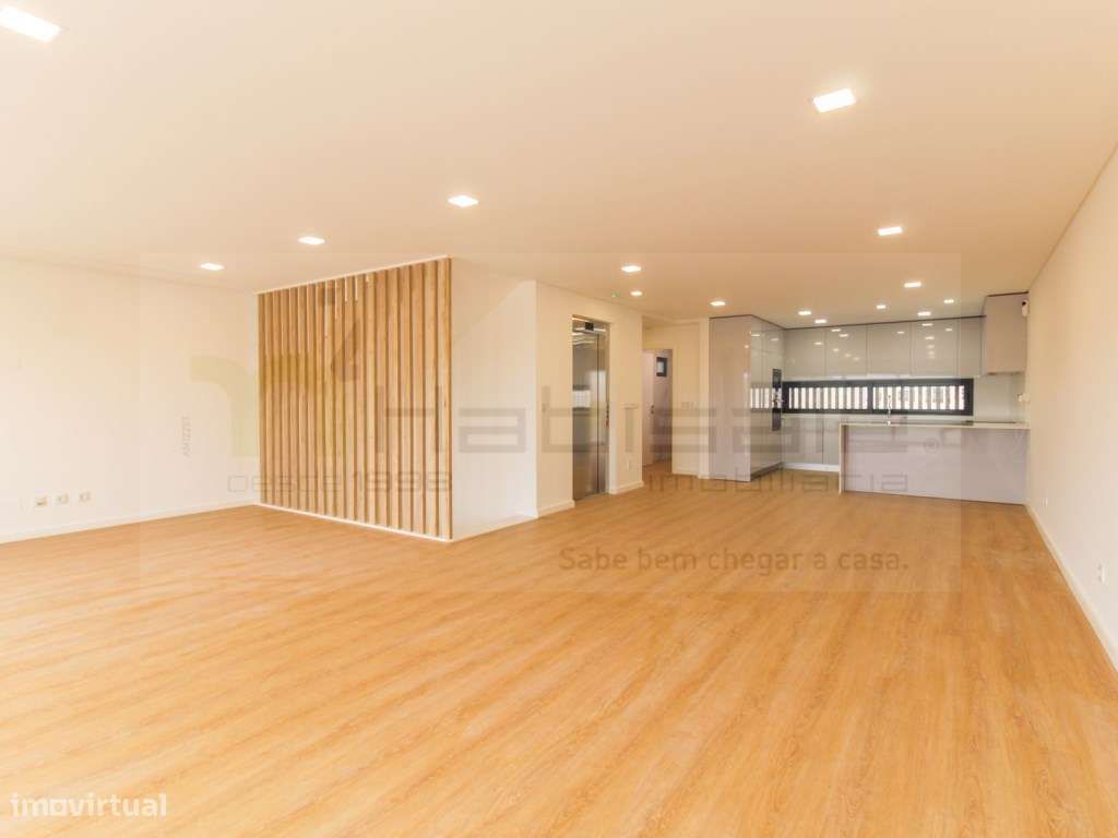Moradia de Luxo com elevador, piscina e vista panorâmica, em Loures-8