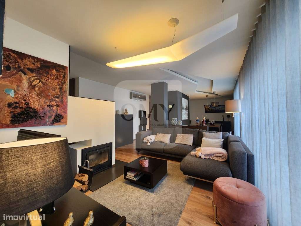 Em Vila Real, T2+1 com Acabamentos Singulares e Terraço Exclusivo - Grande imagem: 2/26