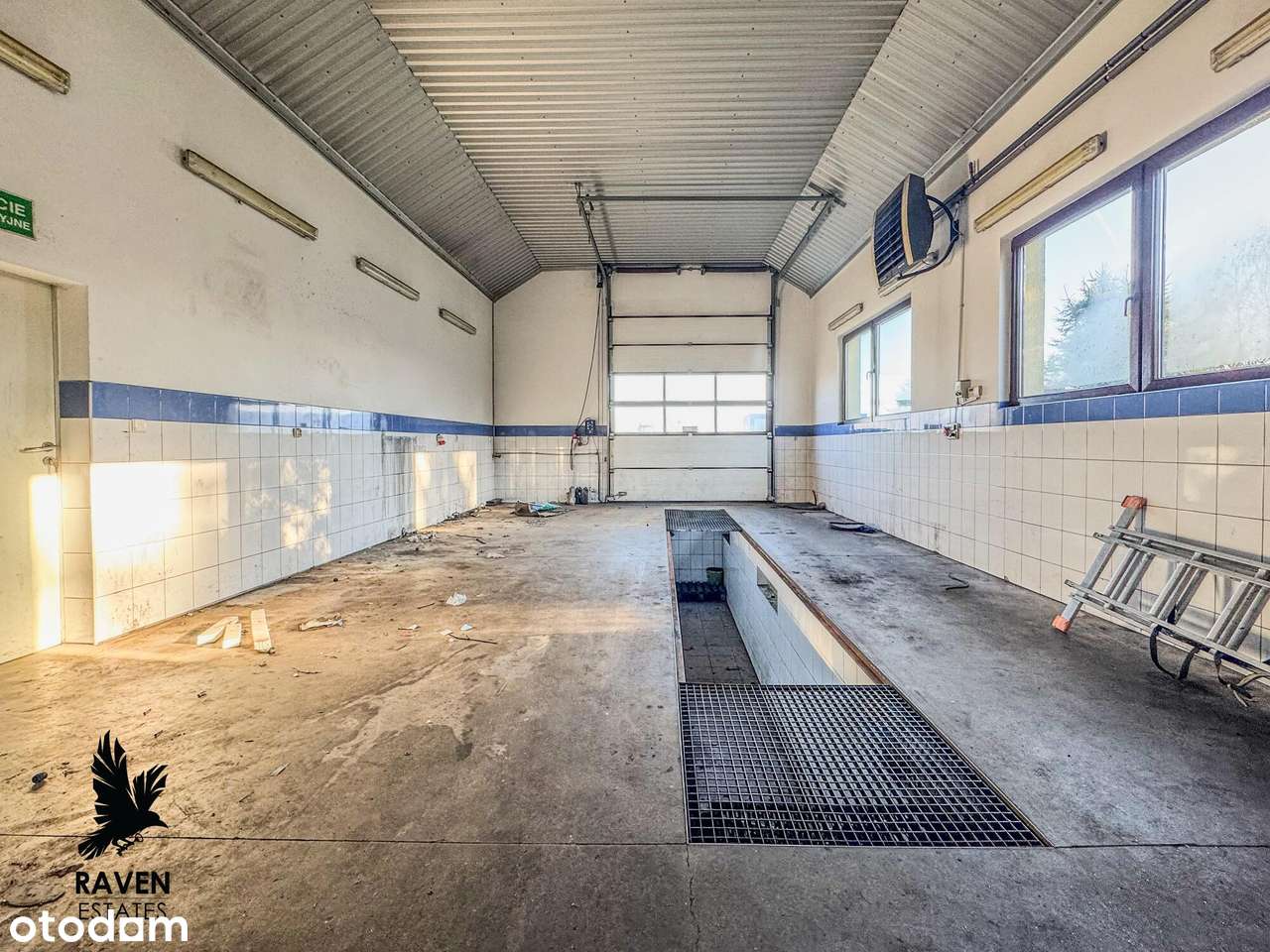 Przestronny dom z zabudową usługową-13