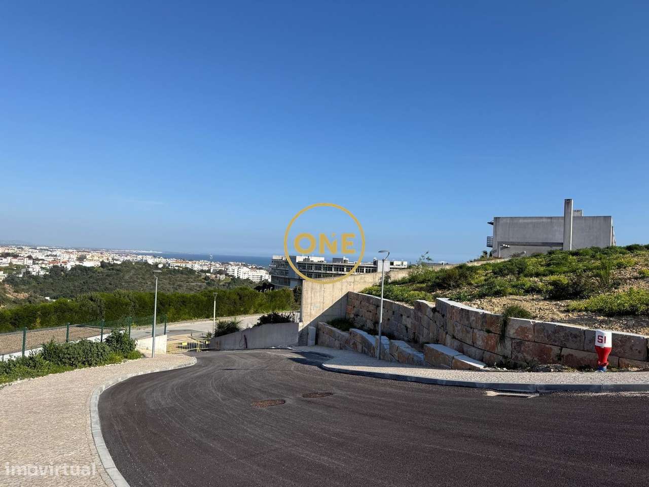 Terreno Urbano com Vista Mar | 828 m2 | Para Moradia com Piscina – Alb - Grande imagem: 2/5