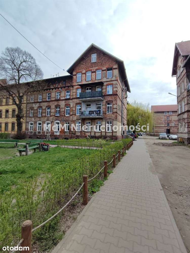 Mieszkanie z potencjałem w dostępnej cenie !!!-0