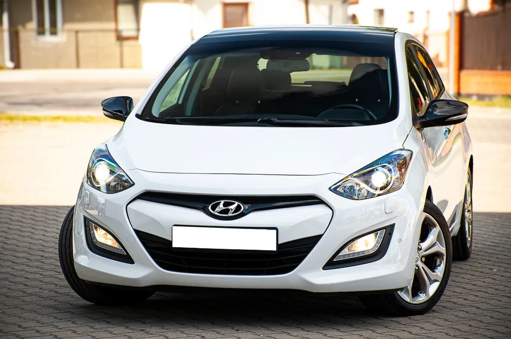 Hyundai i30 II blue 1.6 CRDi YES Gold 2014